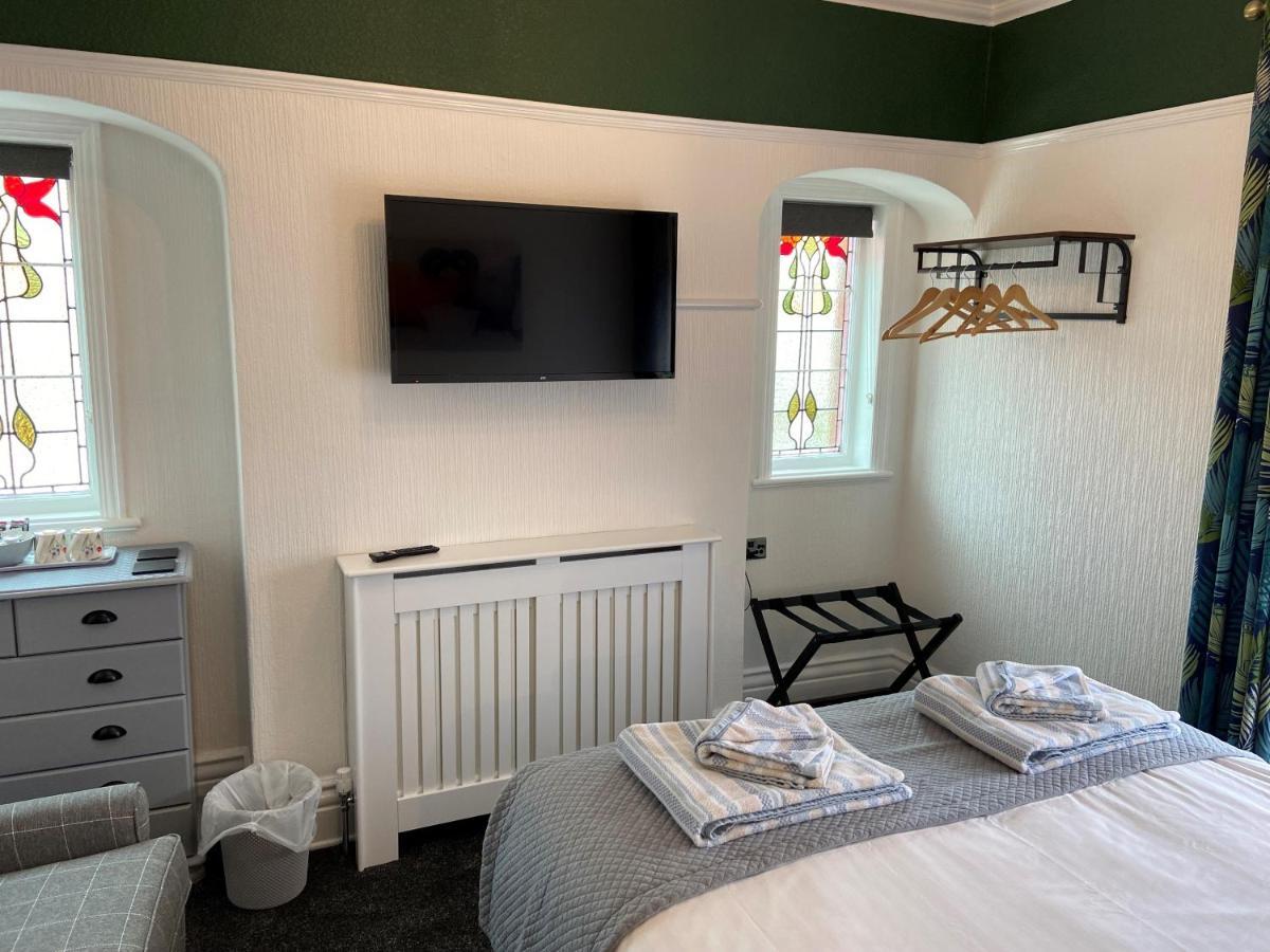 The Beechcliffe Hotel - Over 35'S Only — Photos 3